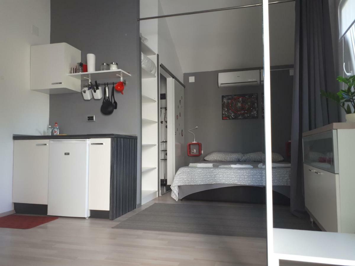 Studio Apartman Splash ペシュチャーナ・ウヴァラ エクステリア 写真